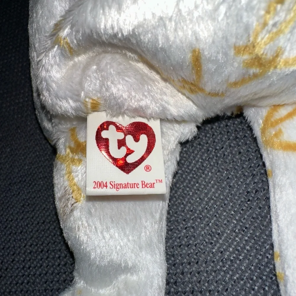 NWT! Ty Beanie Baby 2004 Signature Bear Original Gold & White P.E. Pellets